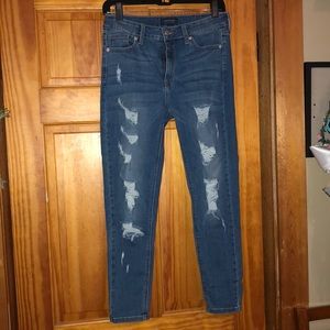 Light wash ripped skinny jeans